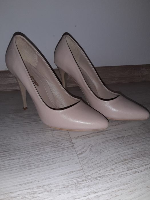 Pantofi eleganti din piele