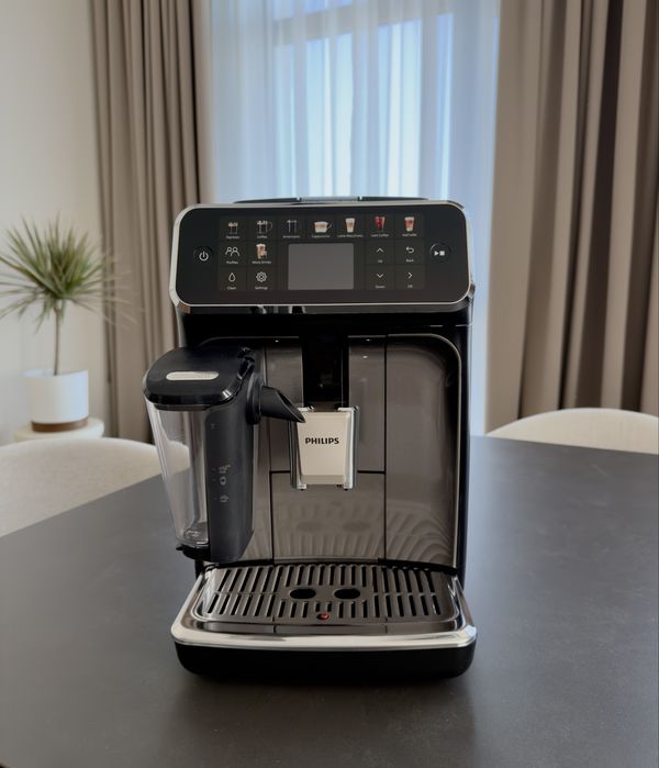 Кафемашина Philips LatteGo