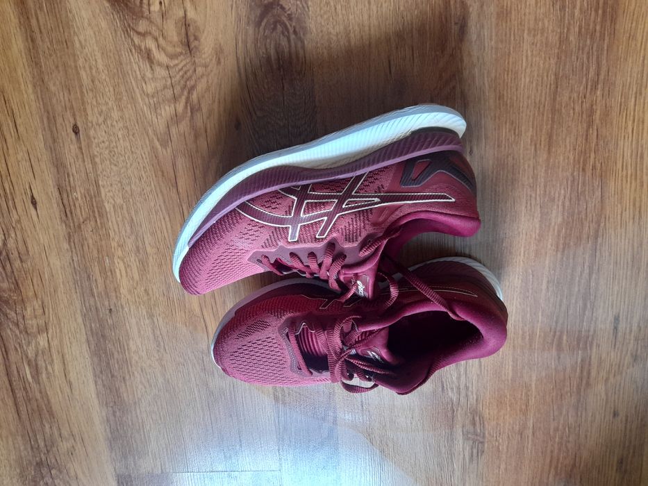 Asics GLIDE Ride дамски маратонки 39 номер.