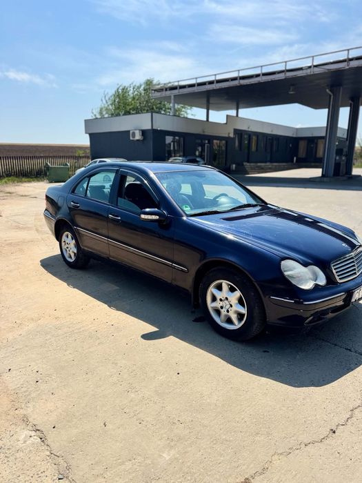 Vând Mercedes C180, benzina