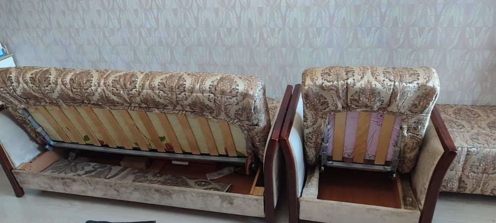 Продам уголок .срочно