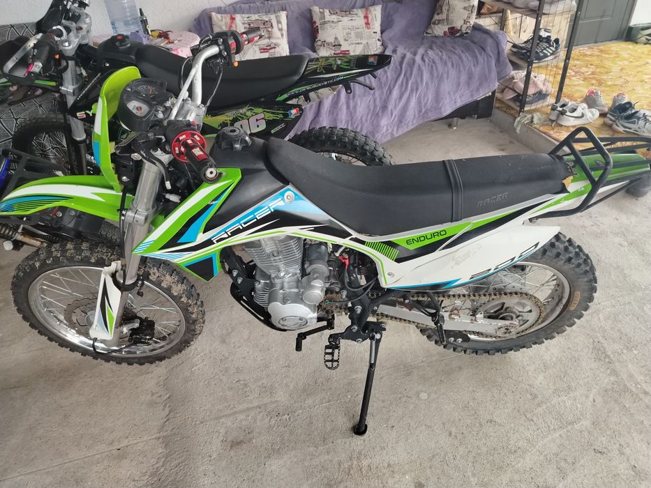 Продам мотоцикл 200куб