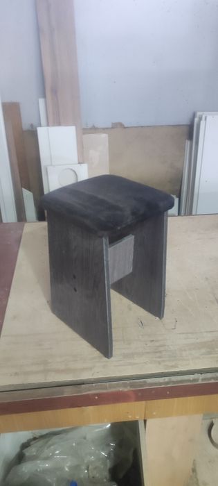 продам табуретки с мякой сидушкой