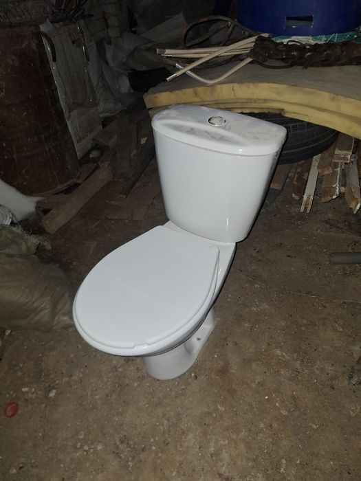 Продам унитаз 12 000