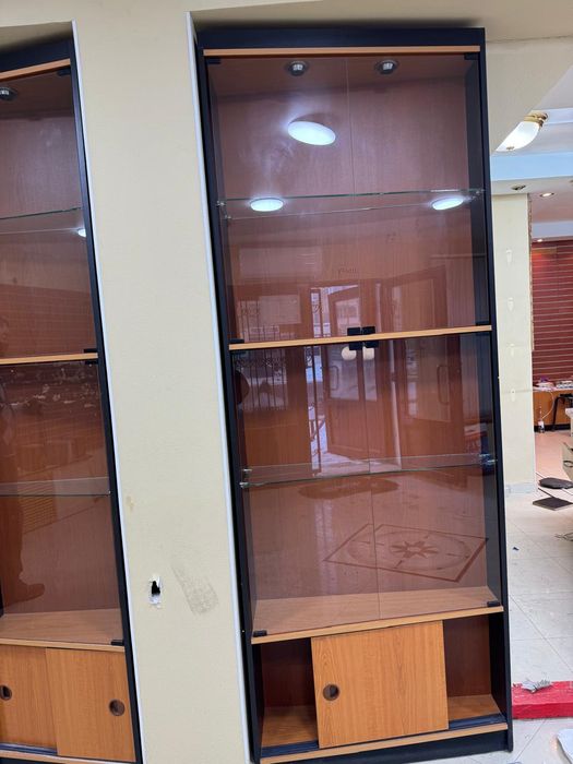 Продам витринные полки , стилажии