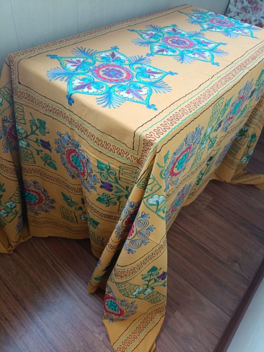 Скатерть. Машинная вышивка.