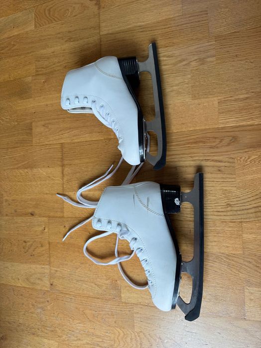 Кънки за лед oxelo , размер 35/36 от Decathlon UK