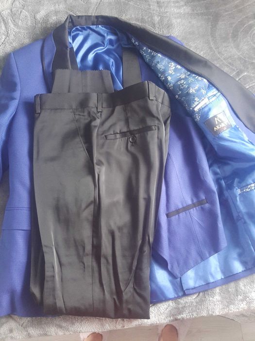 Costum de  barbati
