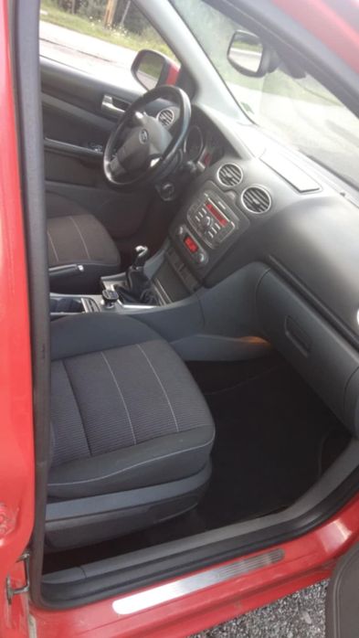 Vând Ford focus 2