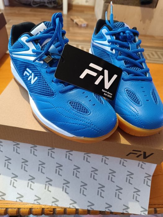 Кроссовки новые.