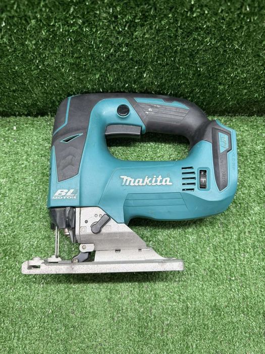 Безчетково зеге на Makita DJV182 с регулаж на оборотите