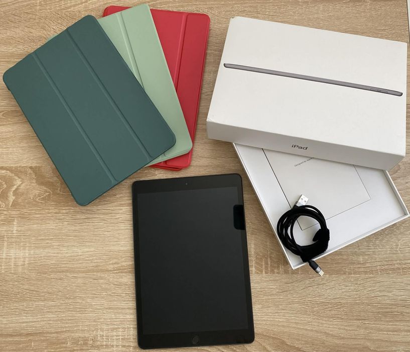 Apple iPad 8 2020 32GB – 3 huse + folie sticlă + stare excelentă