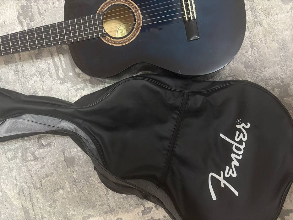 Гитара Valencia , идеальное состояние, новая с чехлом