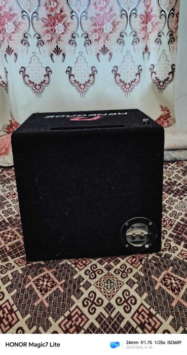 Здравейте продавам бас каса RENEGADE