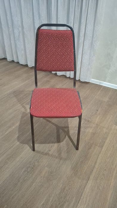 Продам стулья банкетные