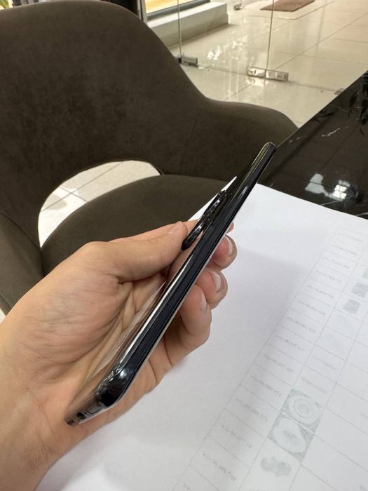 Honor 90,holati ideal