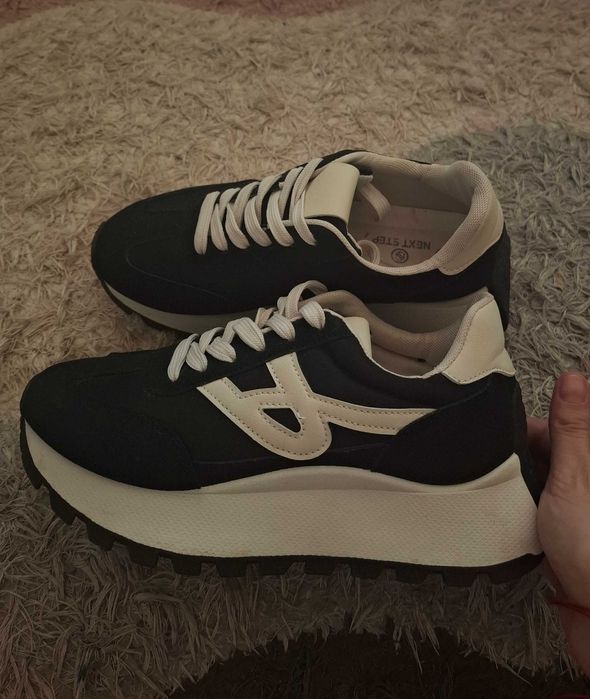 Маратонки номер 38