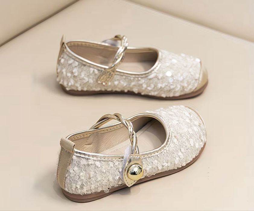 Продам Новые детские туфли