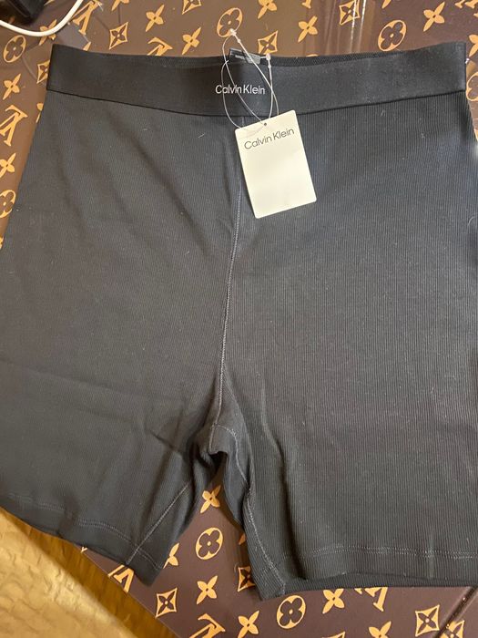 CALVIN KLEIN чисто нов къс клин рипс