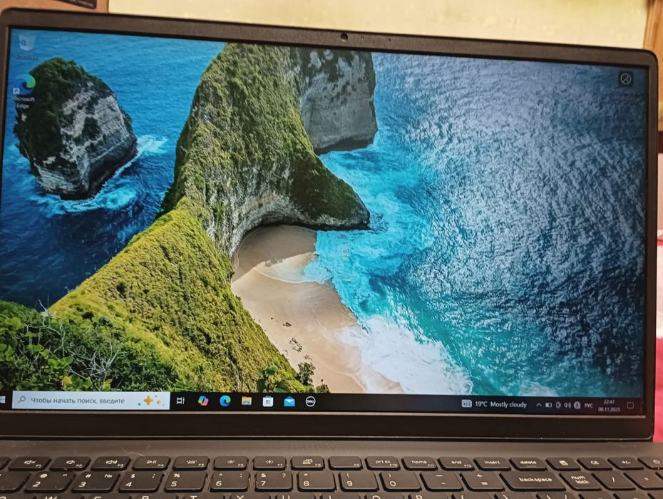 Ноутбук Dell vosrto3515