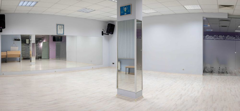 Зали под наем /за презентации, събития, тържества/, с кафе-бар зона!