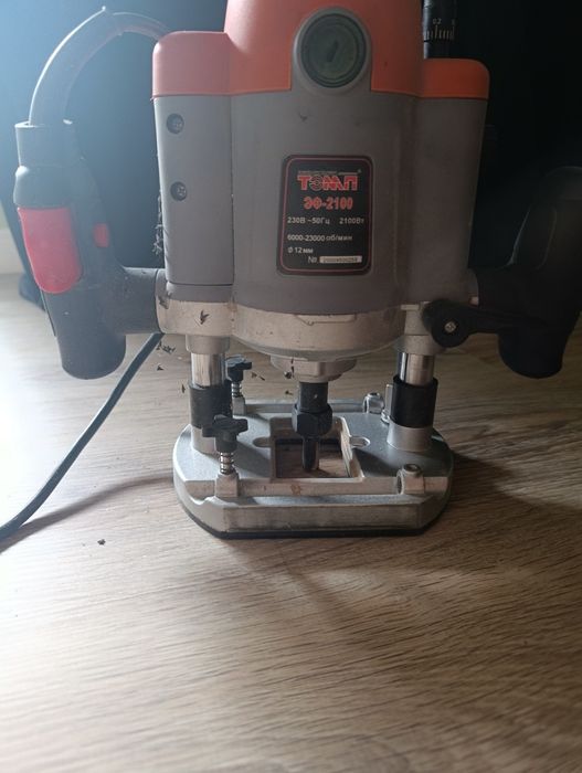 Продам ручной фрезер