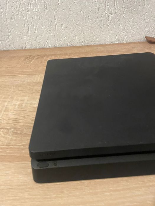 Vand ps4 slim 1 tb