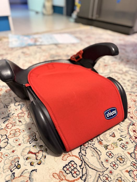 Два бустера chicco