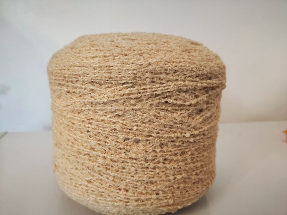 Шерстяные нитки Букле 3 бабины.