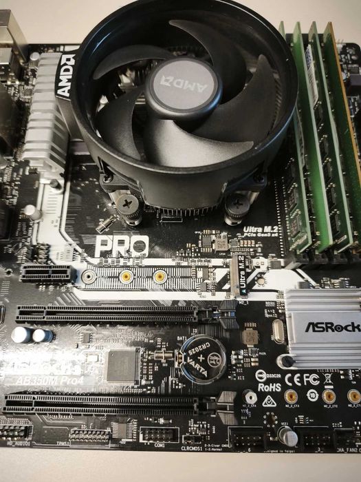 Asrock AB350 PRO4 / AM4 + Ryzen 3600 6-Core 3.6 GHz + 32GB DDR4 рам