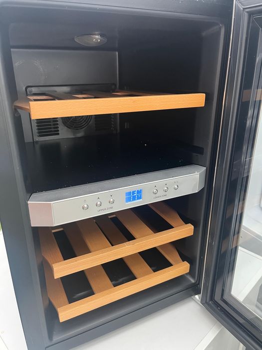 Frigider(racitor de vinuri)