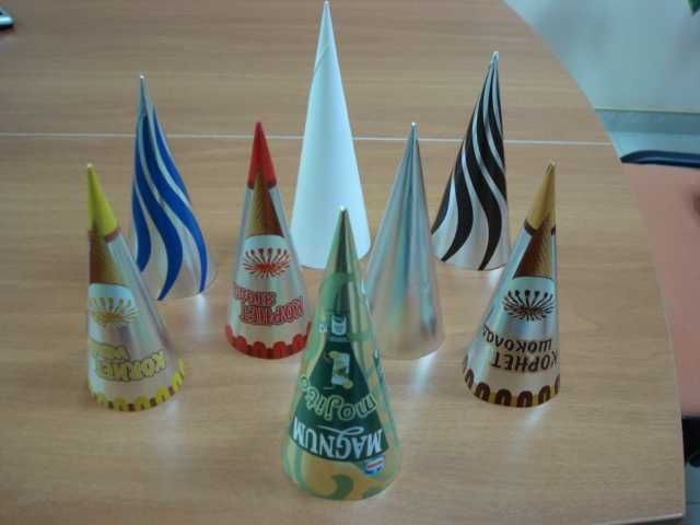 Продавам машини за хартиени конуси.