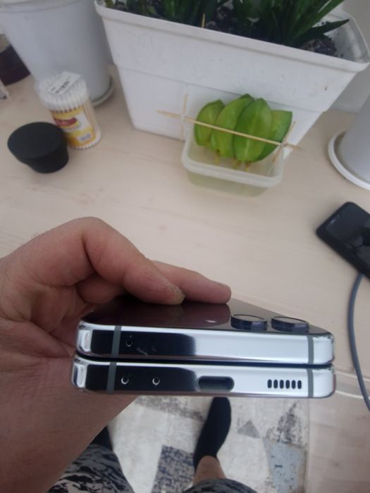 Продаю SAMSUNG Z Flip5