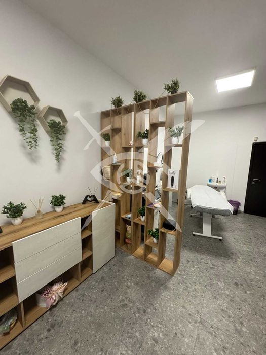 Продава се Офис в Бургас, Зорница - 40 кв.м за 1575 €/кв.м - Снимка #1