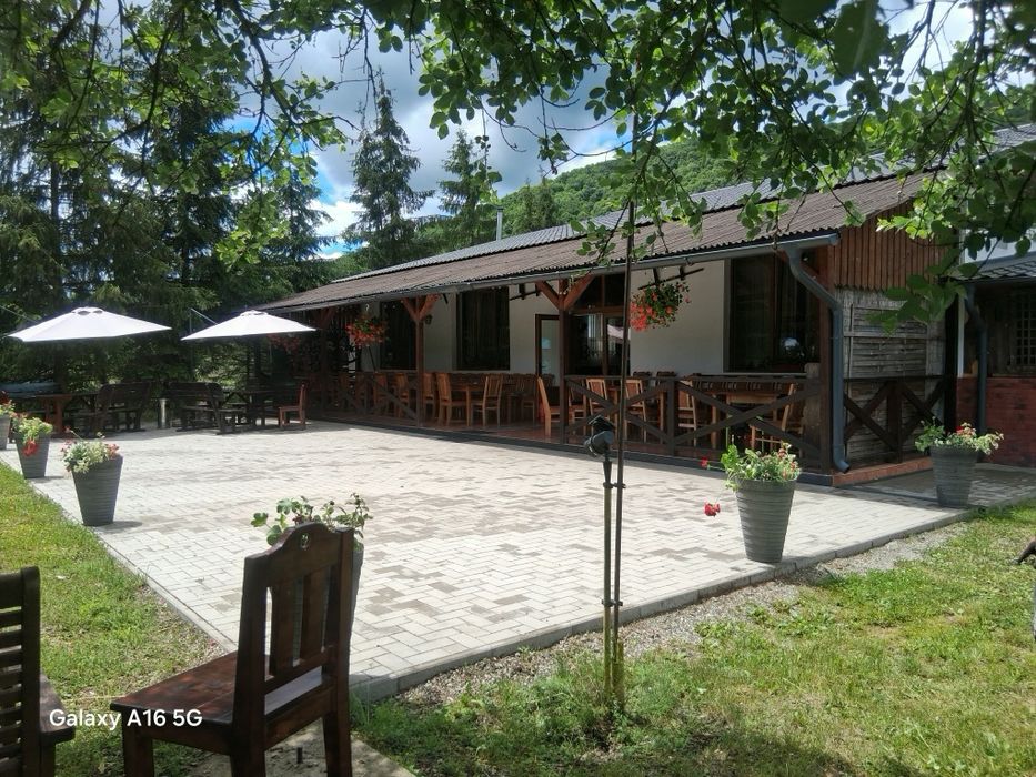 Spatiu comercial (restaurant cu sala de evenimente si magazin)la cheie.