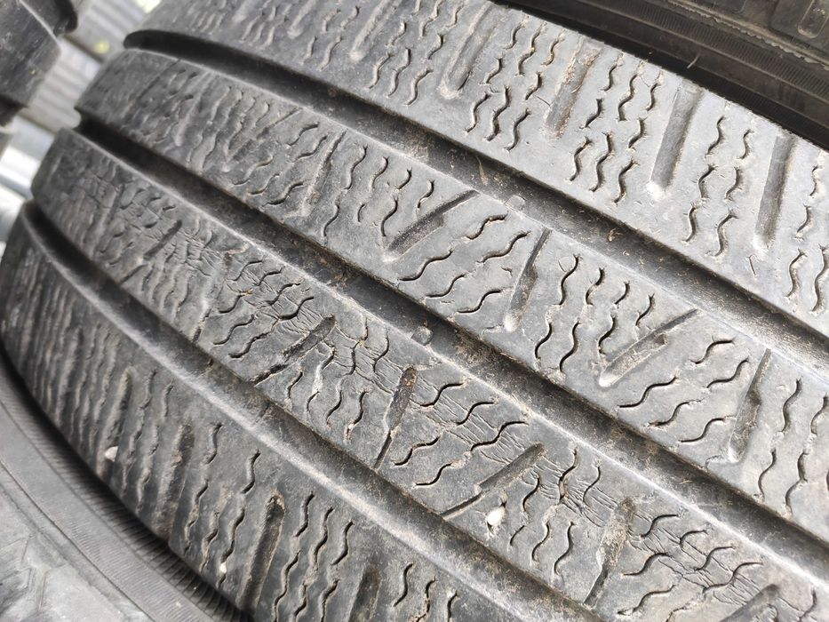 2бр Зимни гуми за бус 225 65 16 С - Pirelli