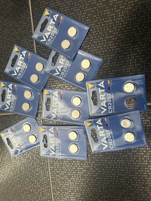 Baterii Varta CR2032 noi
