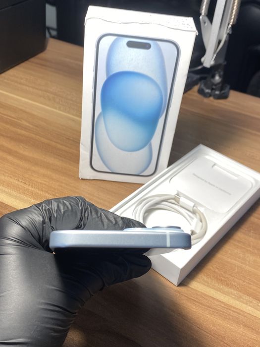 iPhone 15• 128 GB • Blue