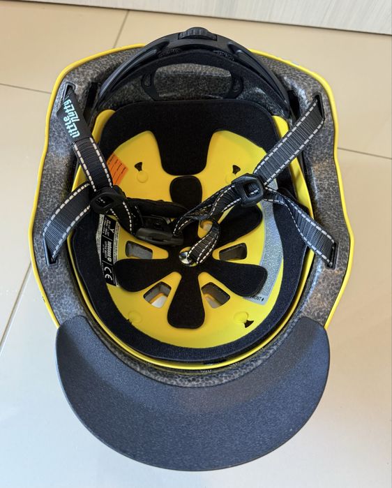 Cască copii Nutcase, nouă fără etichetă, 52-56 cm, cu mips.