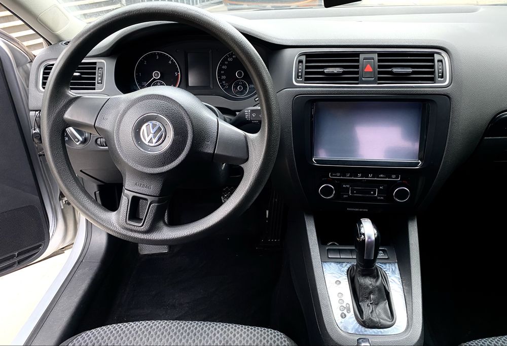 Volkswagen Jetta 2011 | 1.6 TDI DSG, Cutie automata, 105 CP