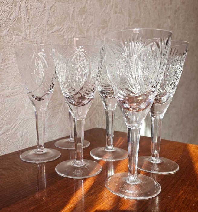 Хрустальные фужеры.