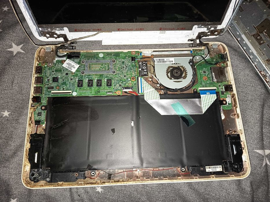 Placa baza laptop HP 14 Chromebook functionala + gratis baterie, carcasa