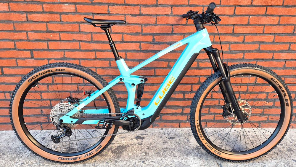 Електрически карбонов велосипед E bike CUBE STEREO 140 Race, BOSCH CX