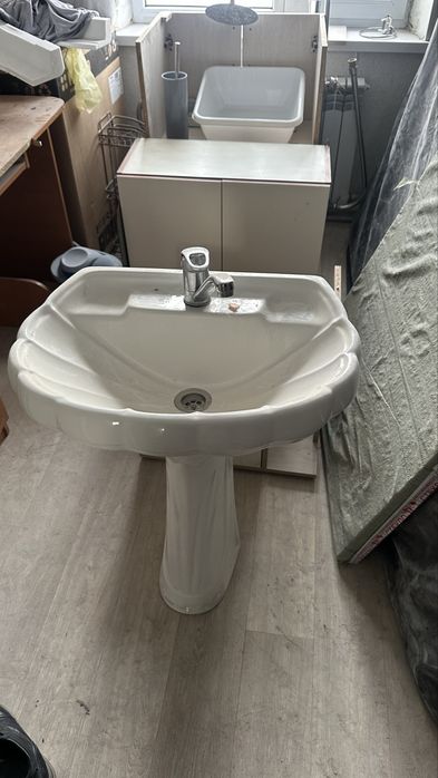Раковина для ванной б/у