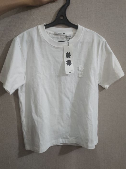 Футболка Uniqlo.