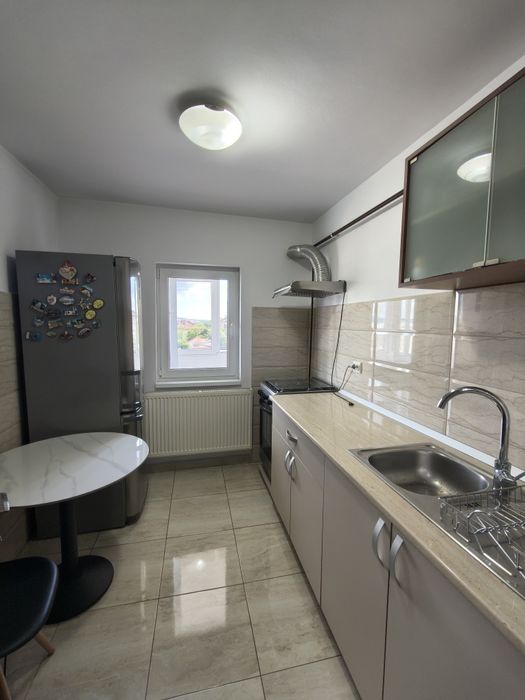 Apartament de închiriat 3 camere, zona Nord