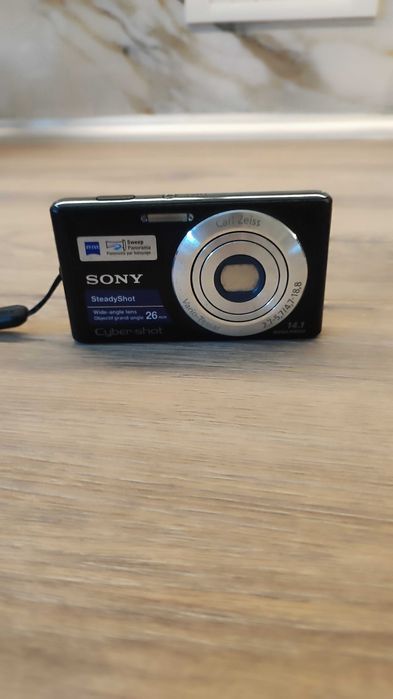 Aparat foto Sony DSC -W 530, nefolosit 14 .1 Mega Pixeli