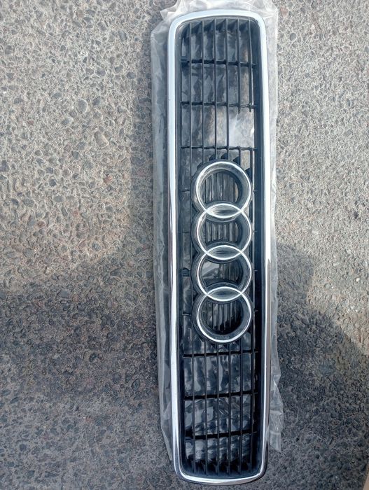Ауди B4 решетка оригинал