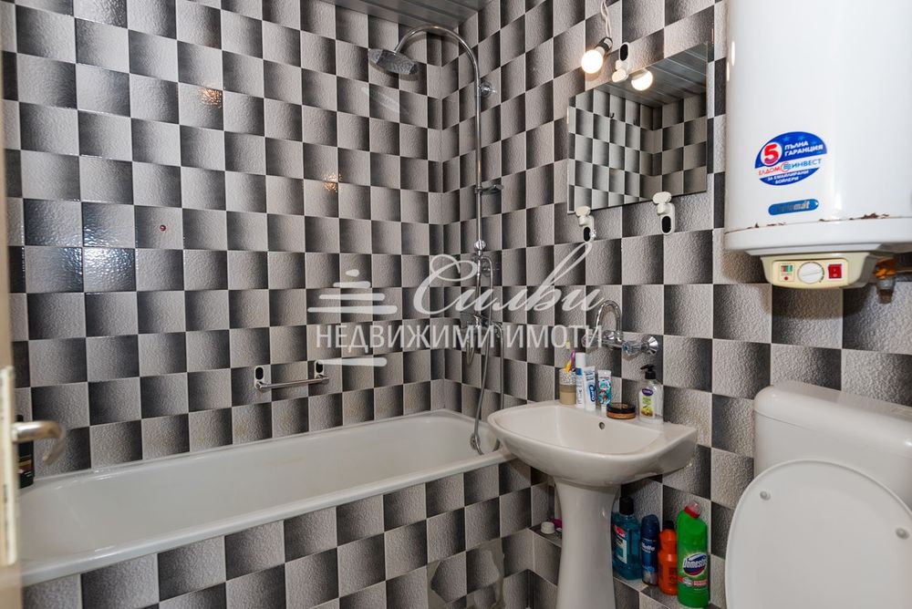 Продава се Четиристаен апартамент в Шумен, 2-ри корпус - 103 кв.м за 1065 €/кв.м - Снимка #10