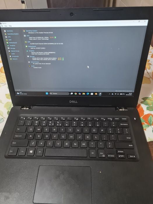 Laptop Dell și Lenovo și Asus